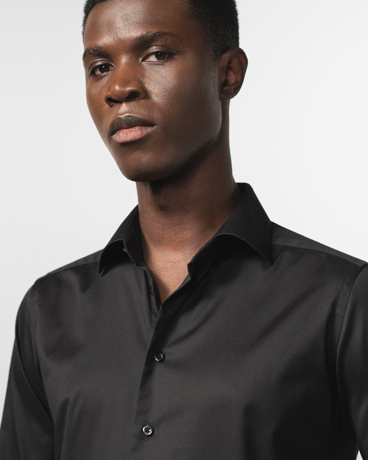 The Consultant Black collar